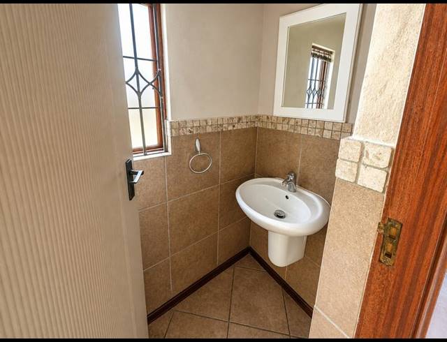3 BEDROOM HOUSE FOR SALE IN OLYMPUS AH